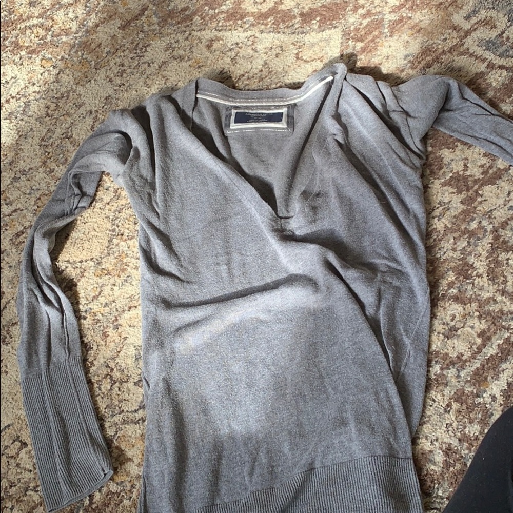 Long sleeve light weight sweater
